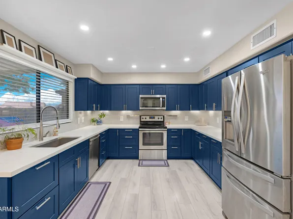 338 N COBBLESTONE Street, Gilbert, AZ 85234