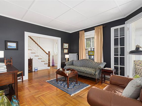 4th image of 7 Prairie Ave