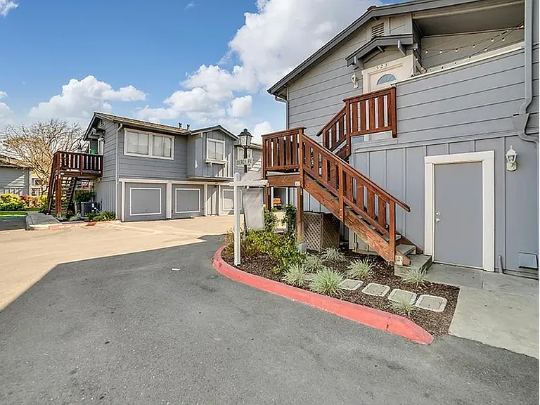 529 Sieber Pl #26 — Photo 6