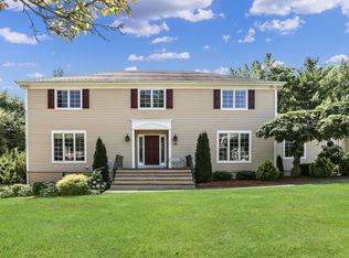 24 Gatehouse Rd, Scarsdale, NY 10583