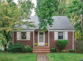 1073 River Rd, New Milford, NJ 07646