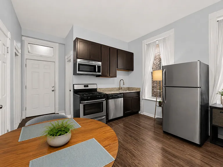 841 N Damen Ave #2F — Photo 10