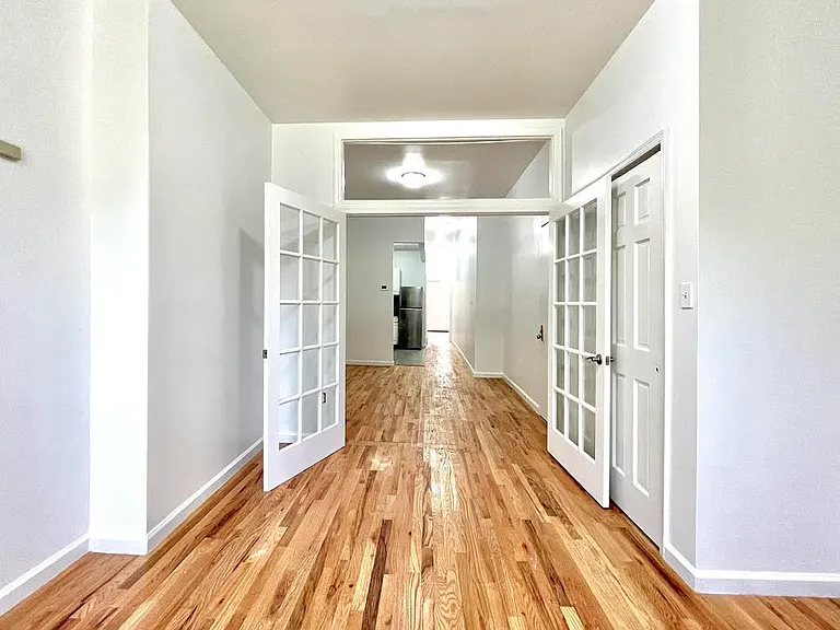 206 Irving Ave #2R — Photo 9