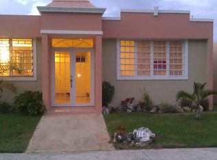 214 Calle Zeus, Manati, PR 00674