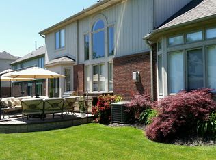 48906 Austrian Pine Dr, Macomb, MI 48044