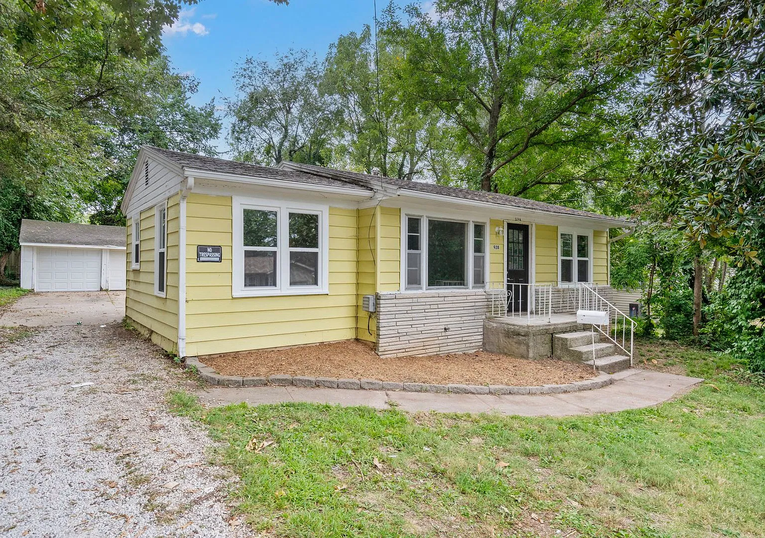 Remodeled 3 Bedroom | 1 Bathroom | 2 Car Garage Home -- 1100 Sqft, Pets Welcome! — Photo 1
