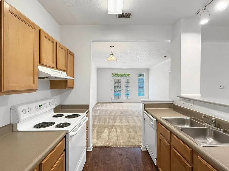 705 Beachfront Dr — Photo 42
