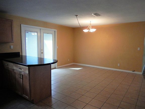 2nd image of 1037 North St