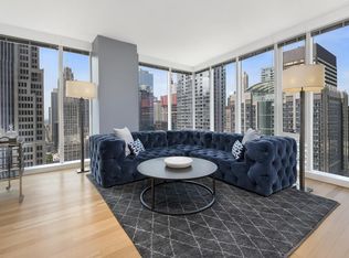 341 E North Water St, Chicago, IL 60611
