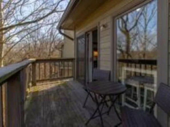 9145 S Pointe Retreat Dr, Bloomington, IN 47401