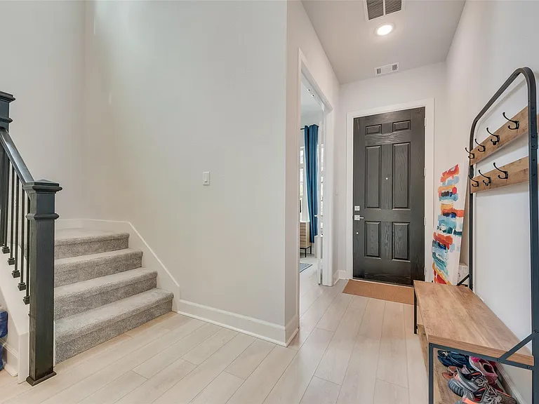 3132 Cliff Swallow Ln — Photo 5