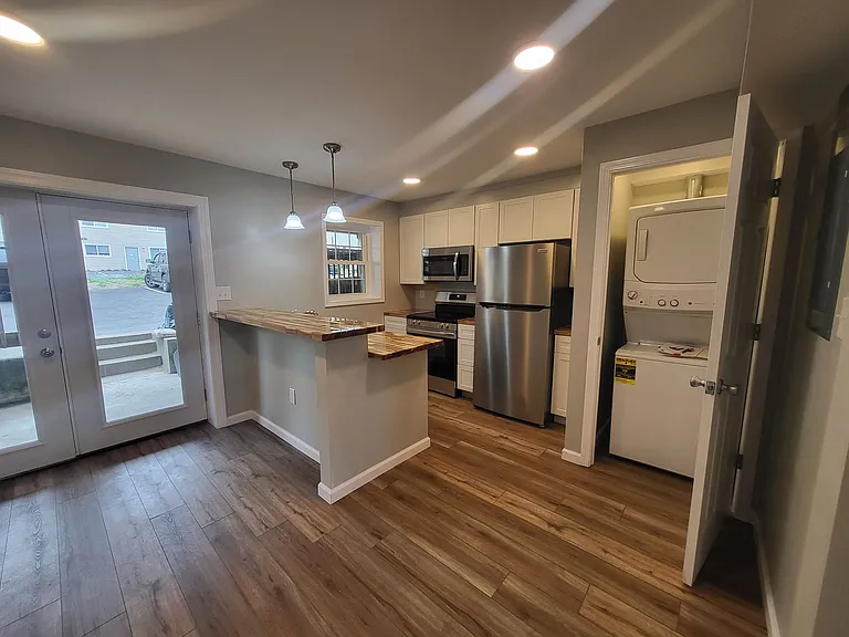 515 Davis St — Photo 1