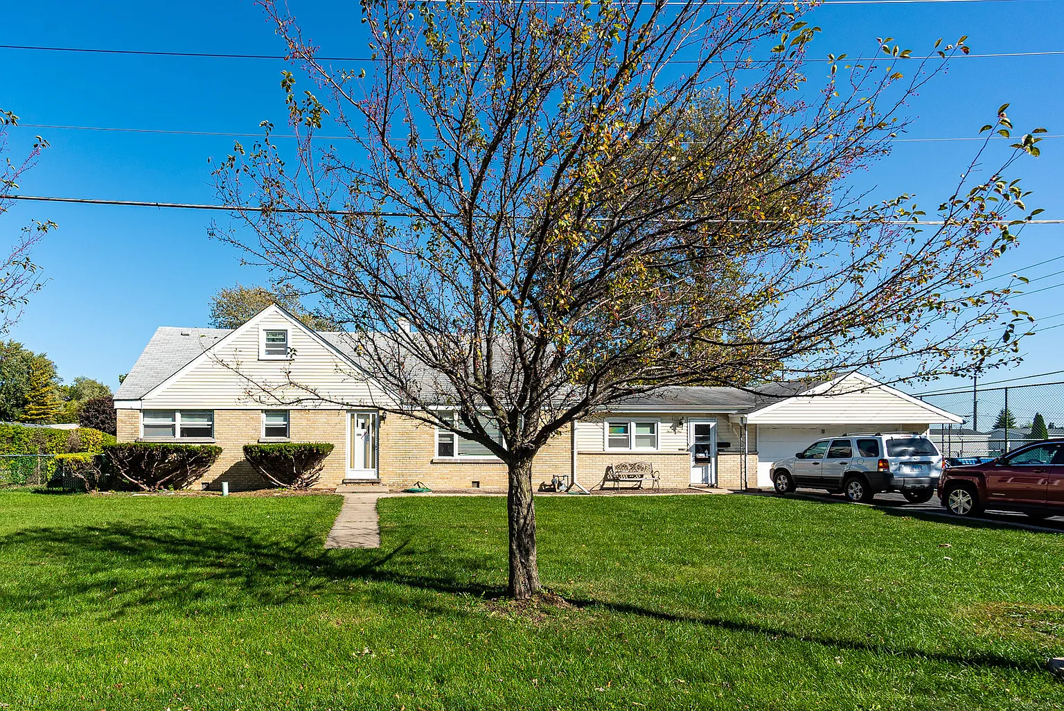 301 S Roberta Ave photo 1