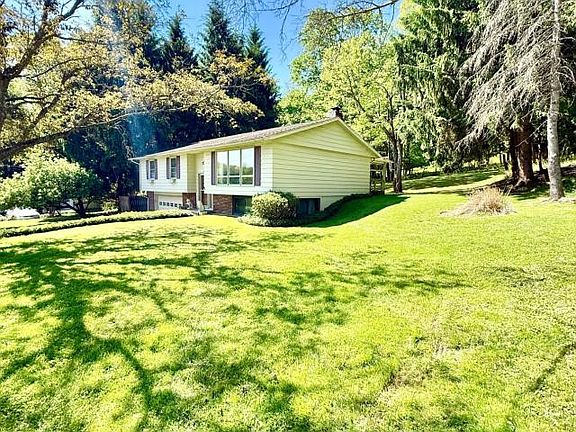 3rd image of 5 Elmwood Dr #1