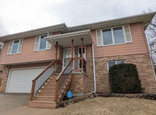 27 Ellis Cir, Council Bluffs, IA 51503
