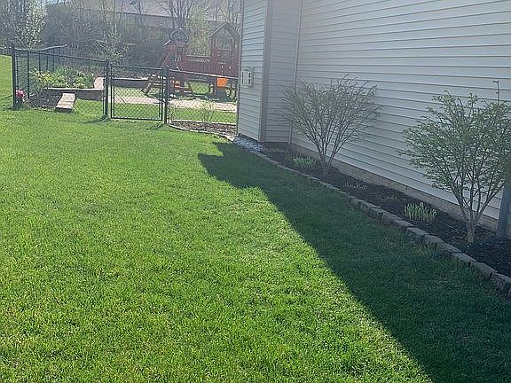 3rd image of 1712 Apple Dr