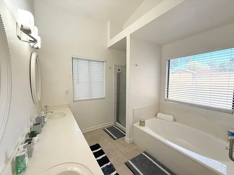 10938 W Poinsettia Dr — Photo 13
