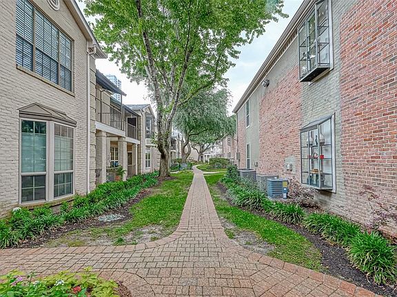 2nd image of 2700 Revere St APT 133