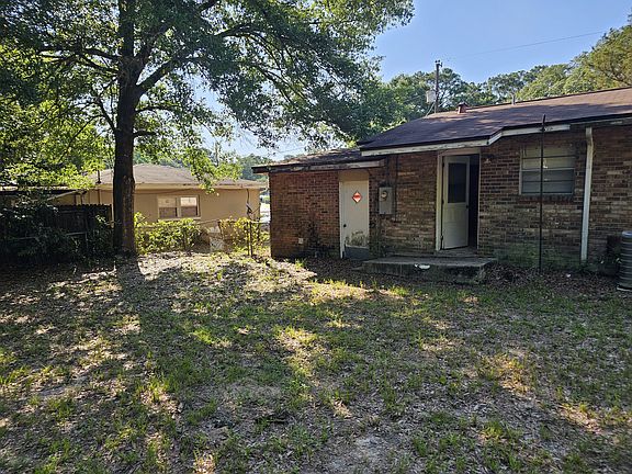 4th image of 302 N Madison Dr
