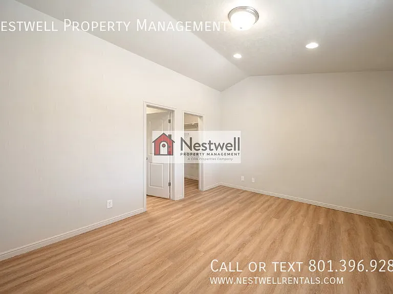 999 W Village River Ln #B9 — Photo 8