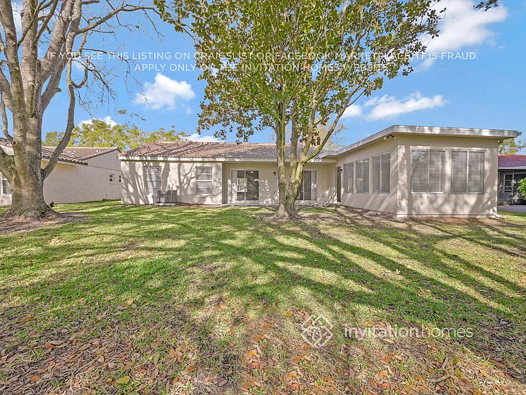 10425 Kingbrook Ln — Photo 27