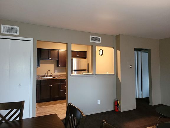 5th image of 25304 Shiawassee Cir APT 205