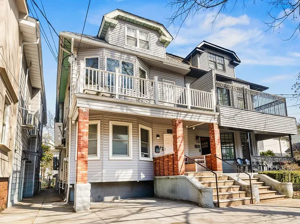 1075 E 2nd St, Brooklyn, NY 11230