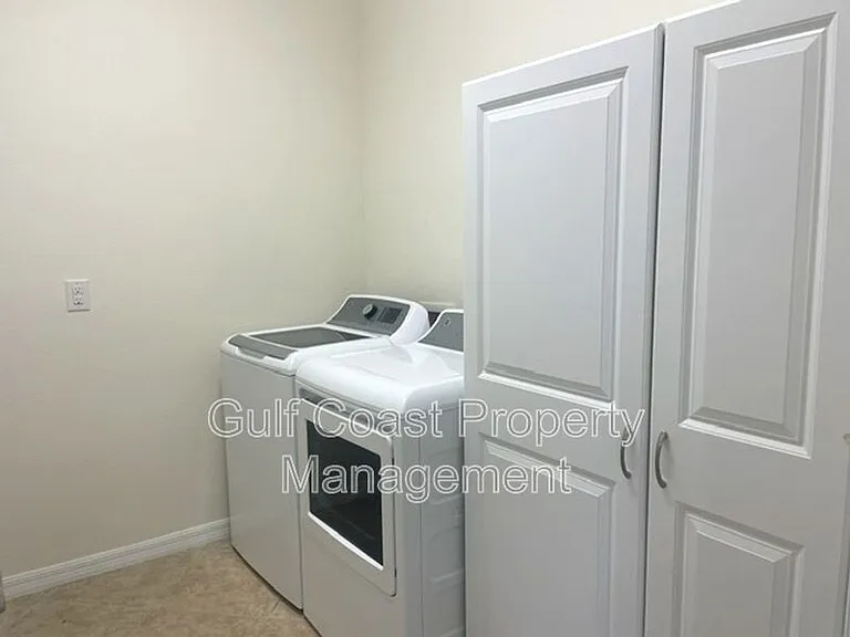 10485 Crooked Creek Dr — Photo 29