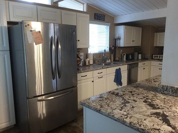 5th image of 806 E Wilhelmina St