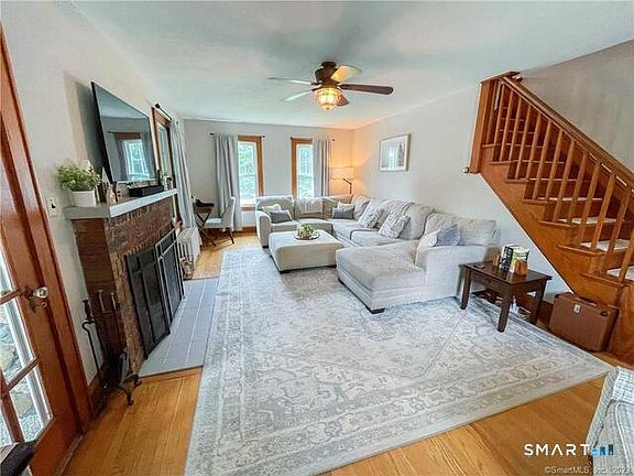 4th image of 16 Meriden Ave