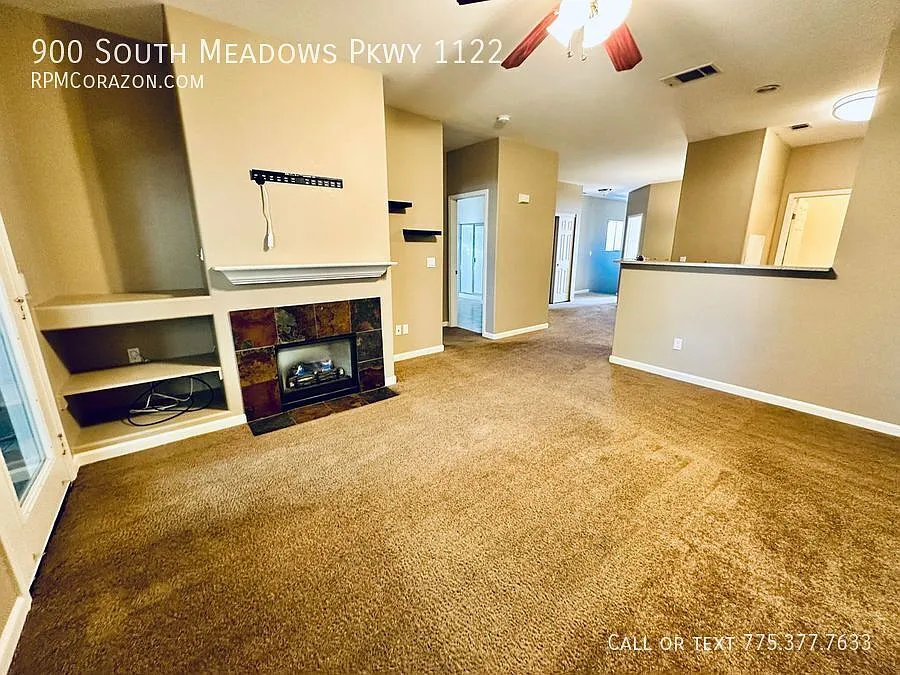 Fantastic amenities! 2 bedroom condo w/ fireplace and garage. — Photo 4