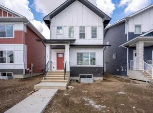 141 E Dawson Wharf Vw, Chestermere, AB T1X2W1
