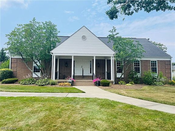 4th image of 2141 Beechtree Dr