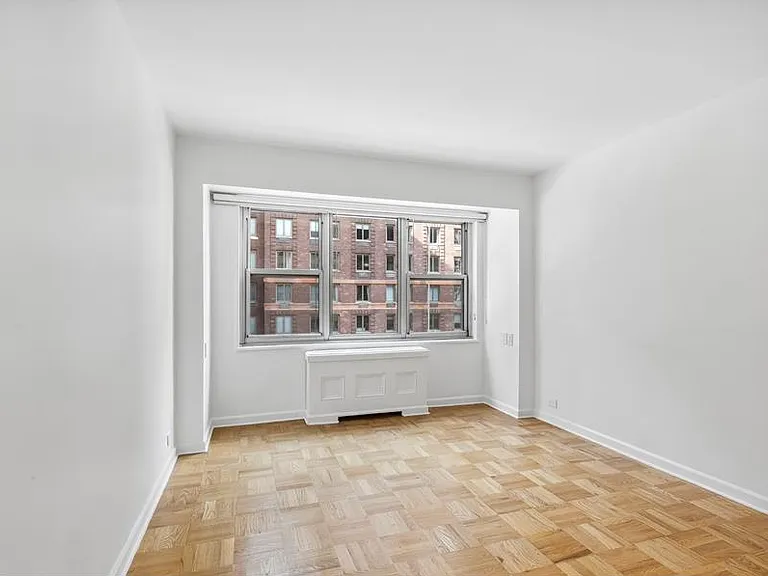 77 W 55th St #11F — Photo 8