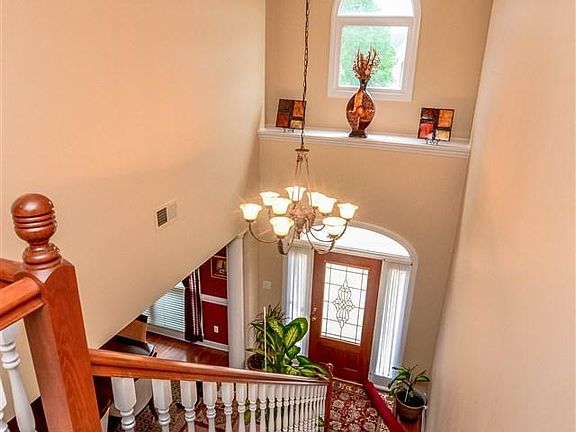 3rd image of 1669 Belledeer Dr W
