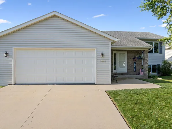 1002 3rd St SE, Kasson, MN 55944