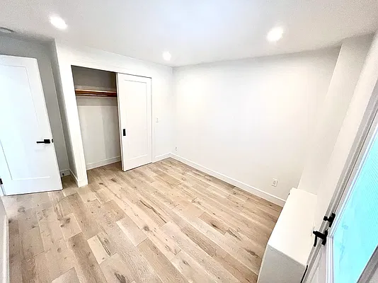 Bedroom, photo 2