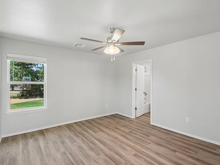 Enclave Estates — Photo 18