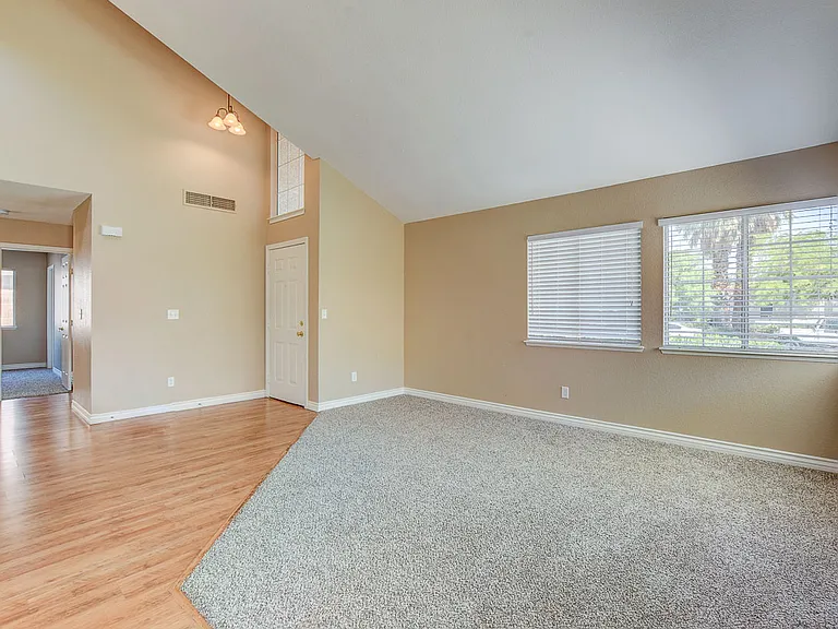 1833 Escondido Ter — Photo 11
