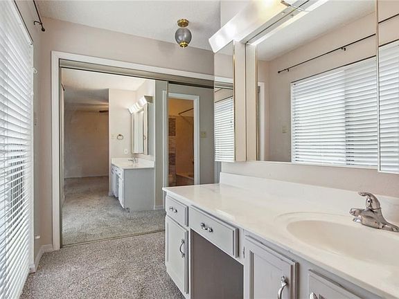 3rd image of 1500 W Esplanade Ave APT 16A