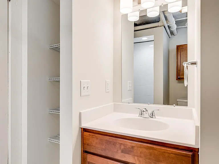 Garfield Court Apartments — Photo 22