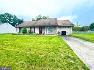 604 Cobblestone Rd, Williamstown, NJ 08094