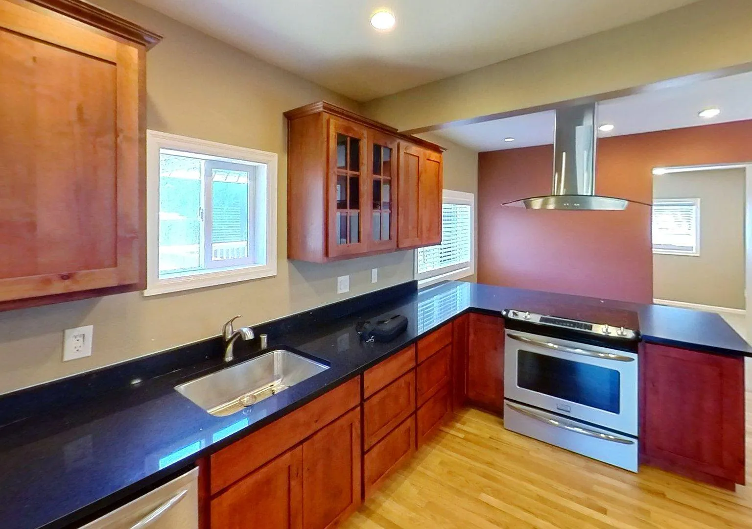 2 bed, 1.5 bath, 1050 sqft, $2,500 — Photo 1