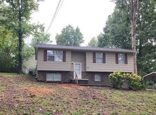 828 Greenhills Dr SE, Cleveland, TN 37323