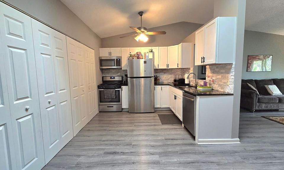 1st image of 2063 N Park Dr APT 6