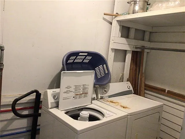 1031 Leontine St #A — Photo 9