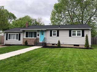 116 Shamrock Dr, Warwick, RI 02886