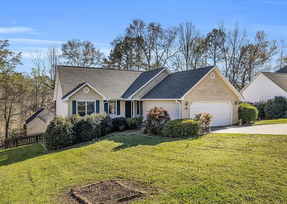 1st image of 120 Oak Ridge Dr