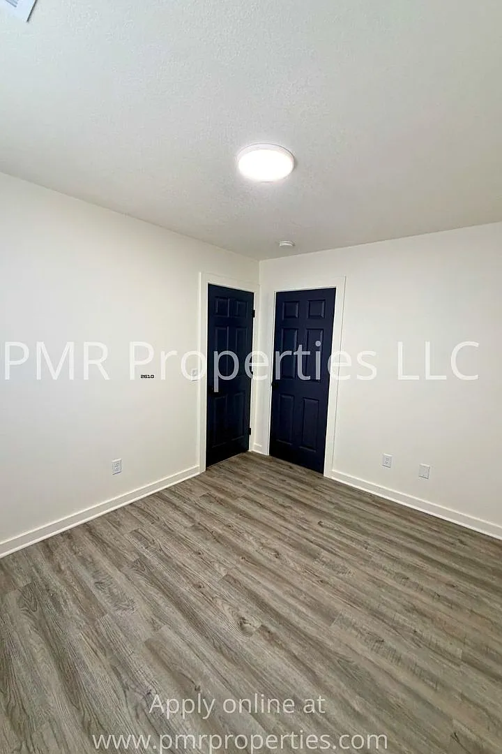 3 Bedrooms / 2 Bathrooms House — Photo 4