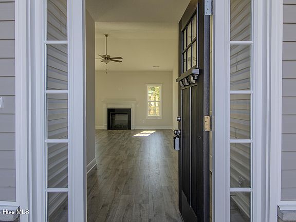 3rd image of 605 Retreat Court